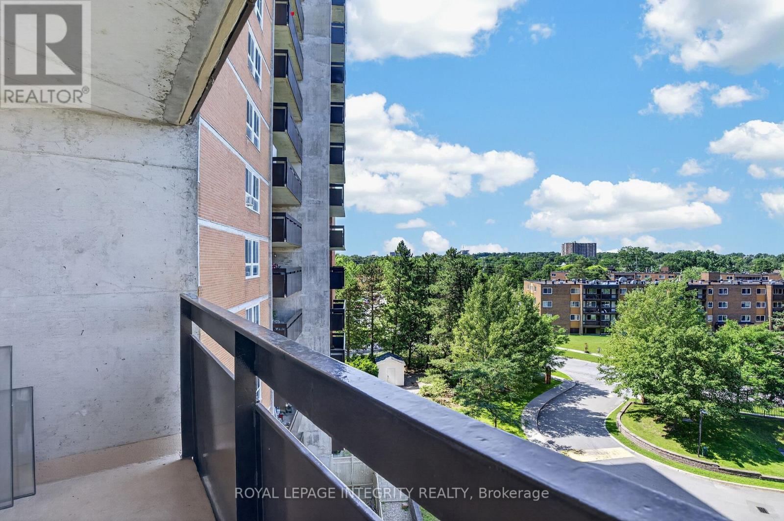 2 Bed, 1 Bath Apartment for Sale in Ottawa – 606 – 2000 JASMINE CRESCENT, Ottawa – MLS# X13642940 - Image 21