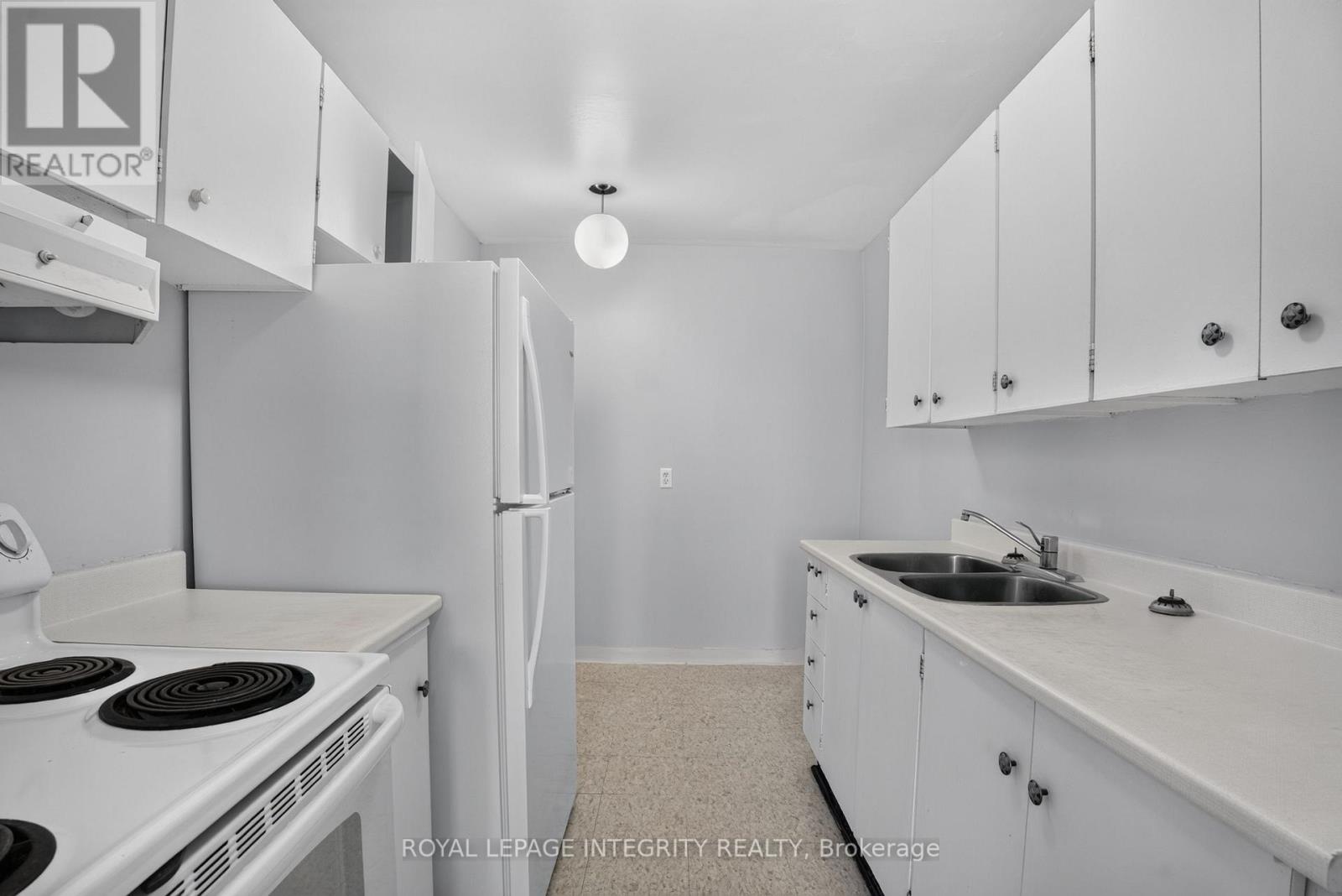 2 Bed, 1 Bath Apartment for Sale in Ottawa – 606 – 2000 JASMINE CRESCENT, Ottawa – MLS# X13642940 - Image 9