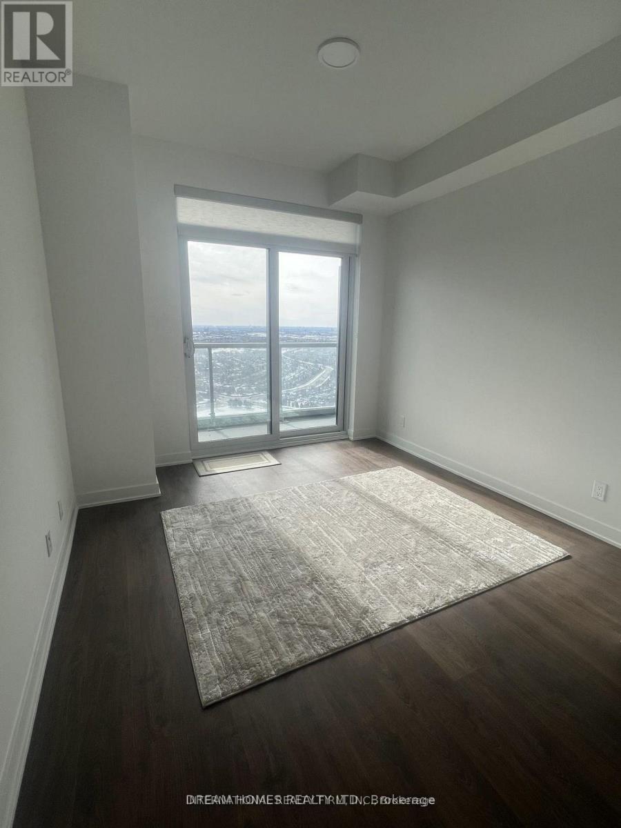 #3303 30 UPPER MALL WAY - 2