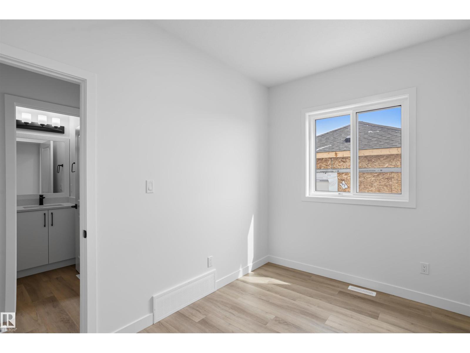 1547 211 ST NW - Image 13