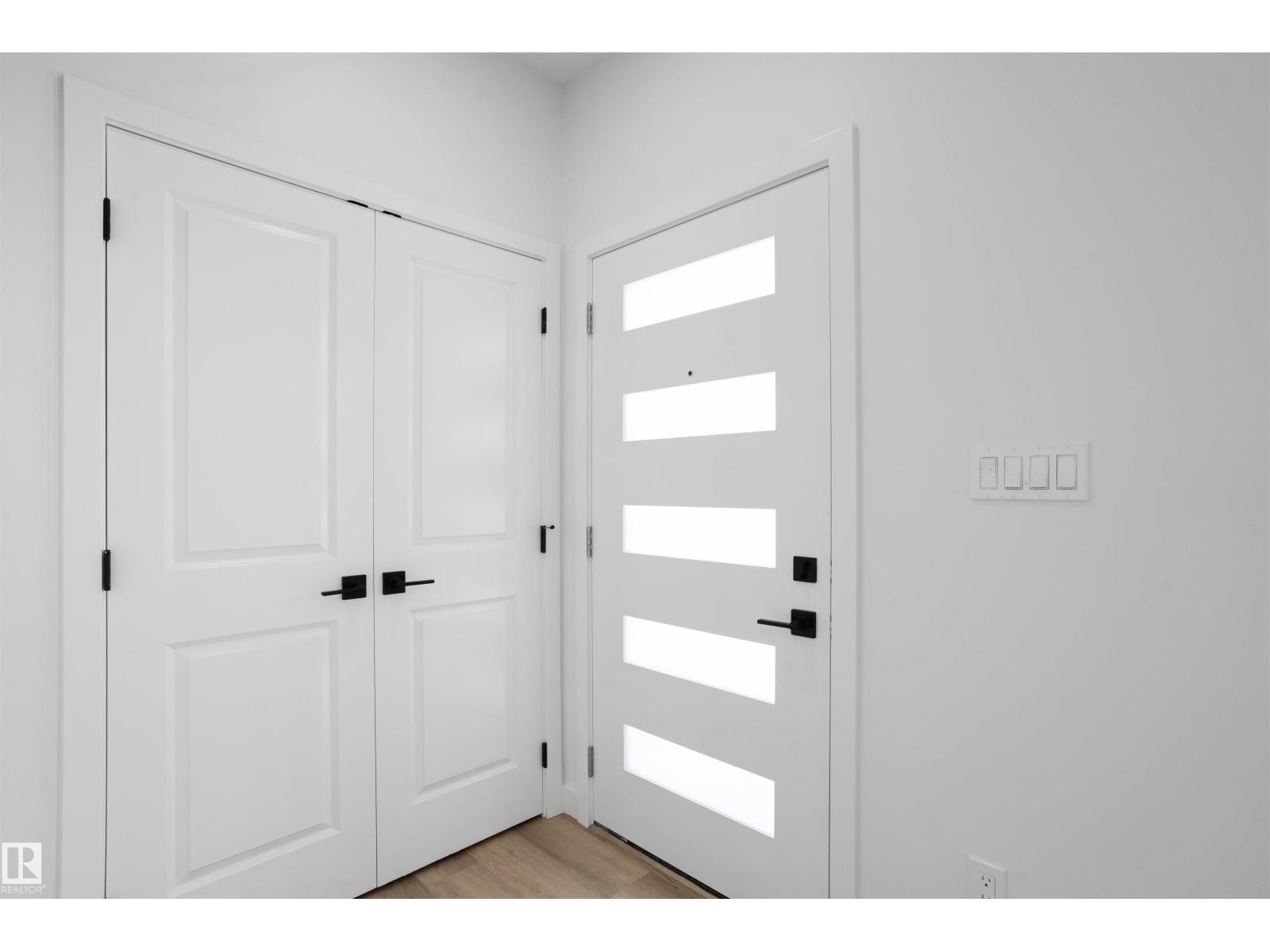 1547 211 ST NW - 2