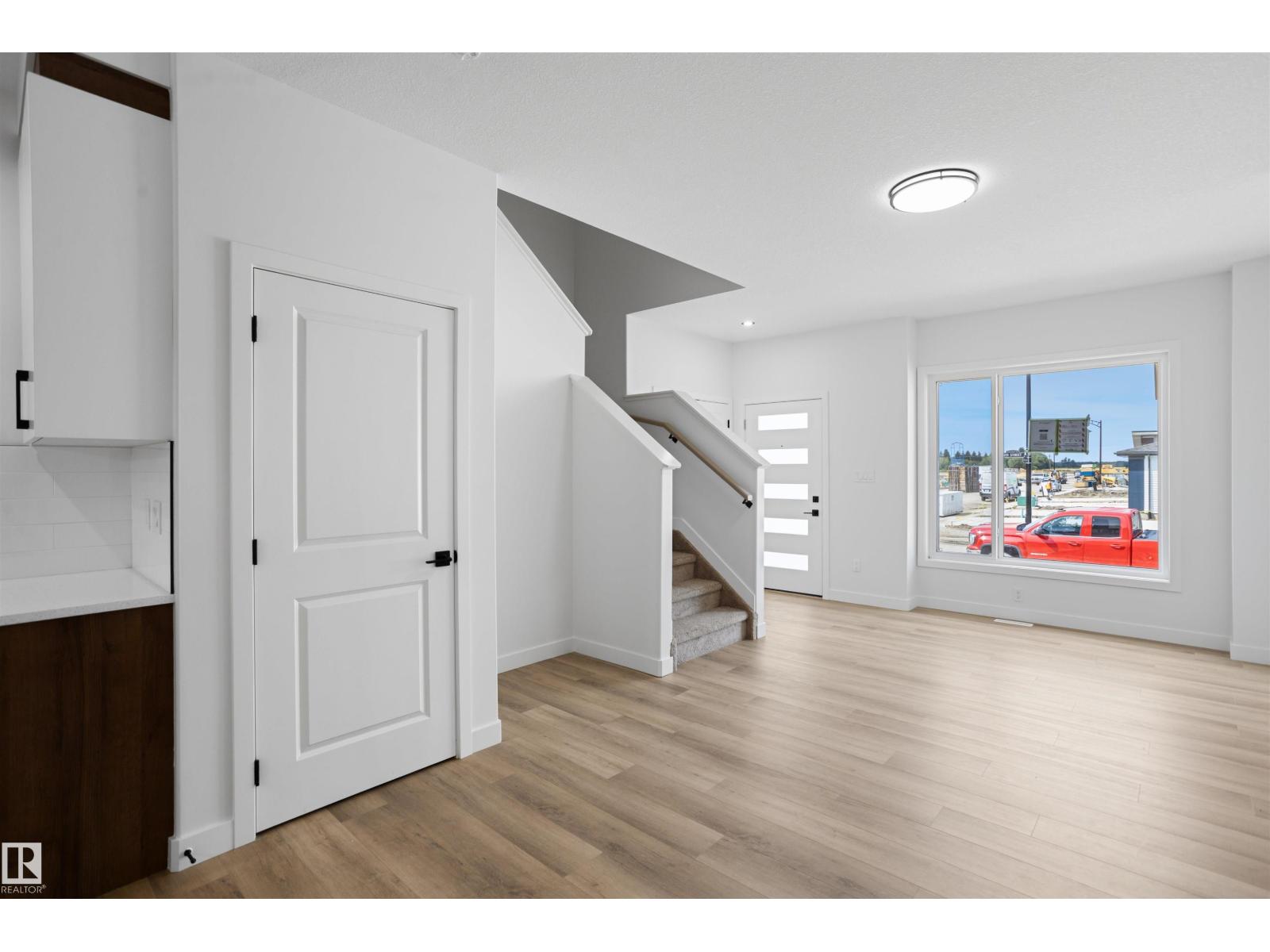 1547 211 ST NW - Image 4