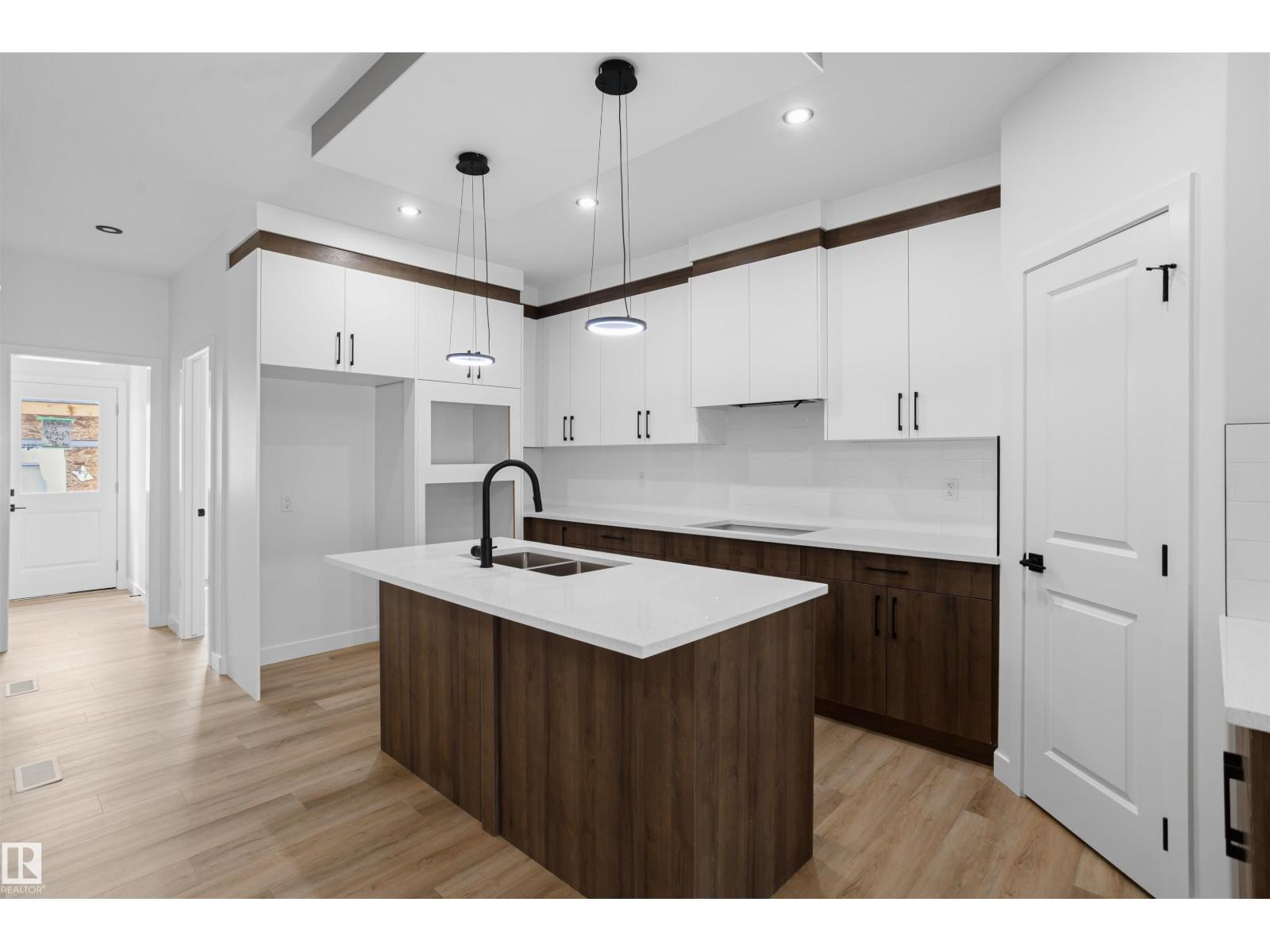 1547 211 ST NW - 7