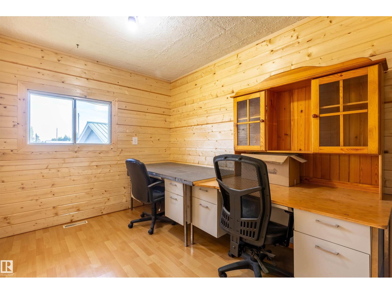 453081 RGE ROAD 75 - 20