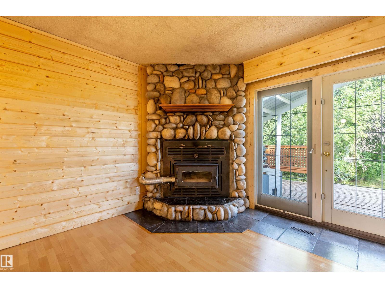 453081 RGE ROAD 75 - 24