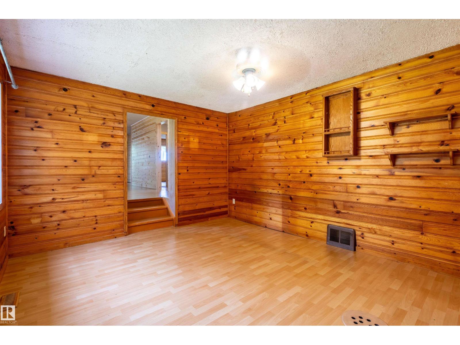 453081 RGE ROAD 75 - 27