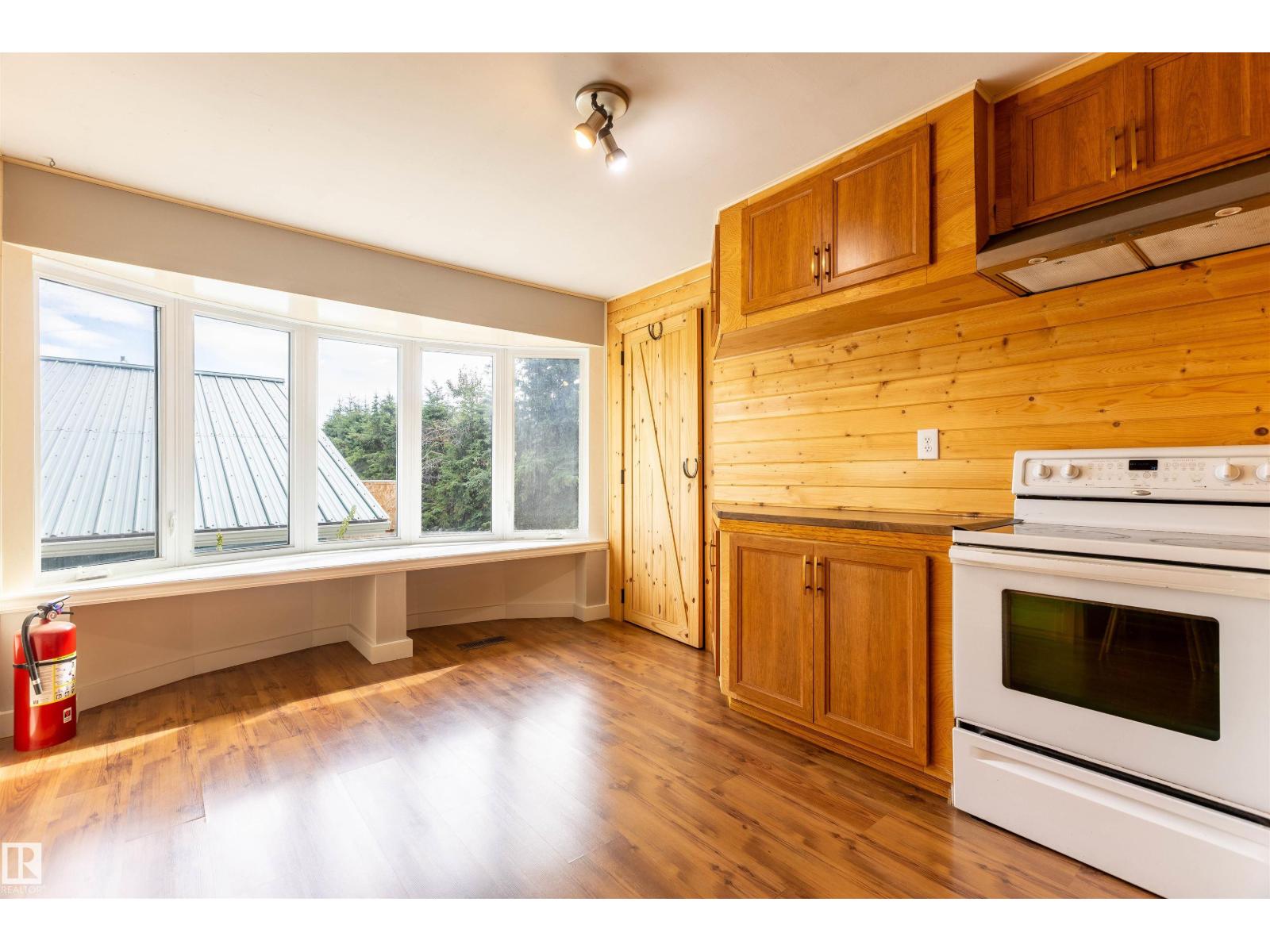 453081 RGE ROAD 75 - 33