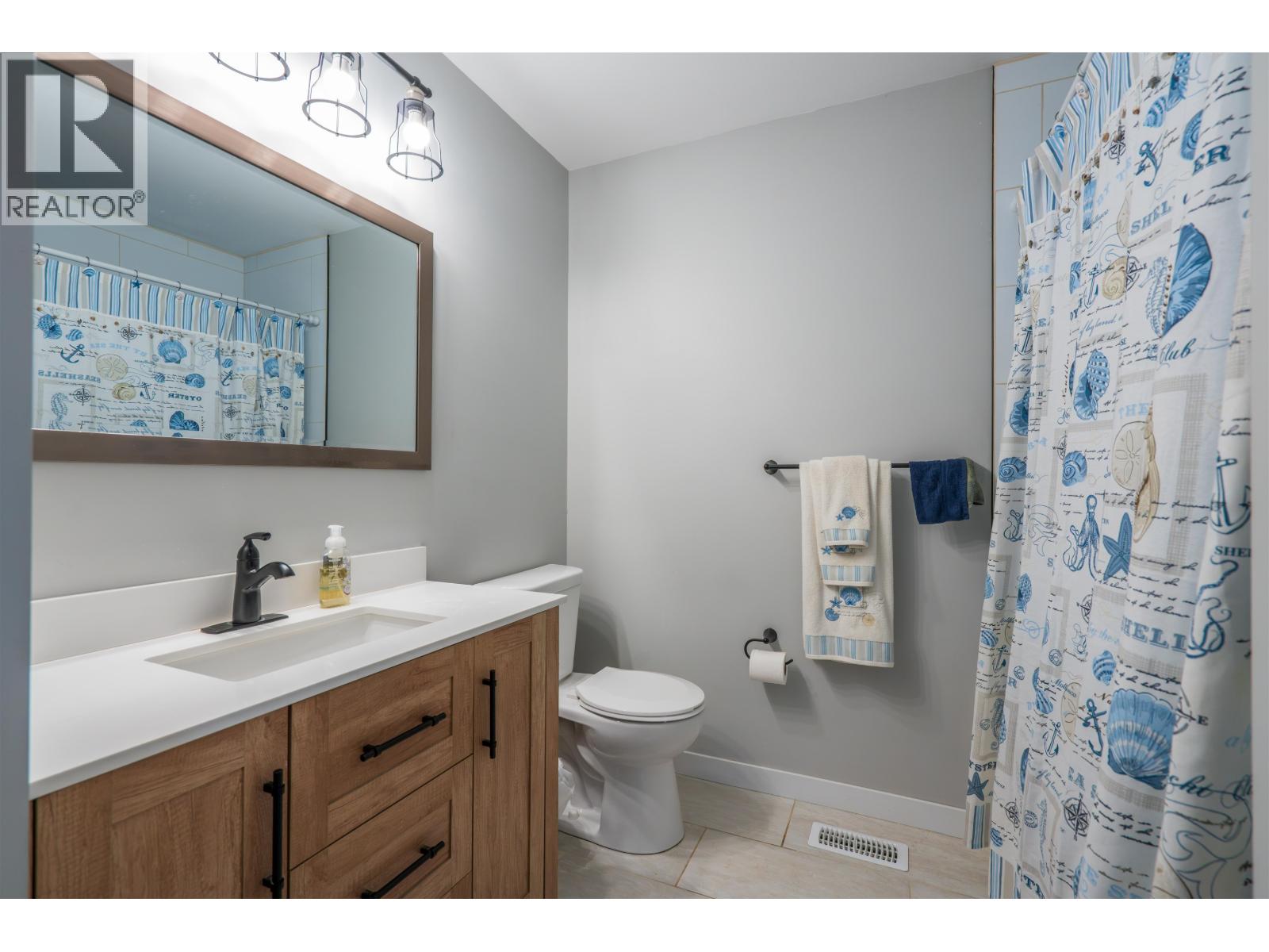 5932 MONTGOMERY CRESCENT - 9