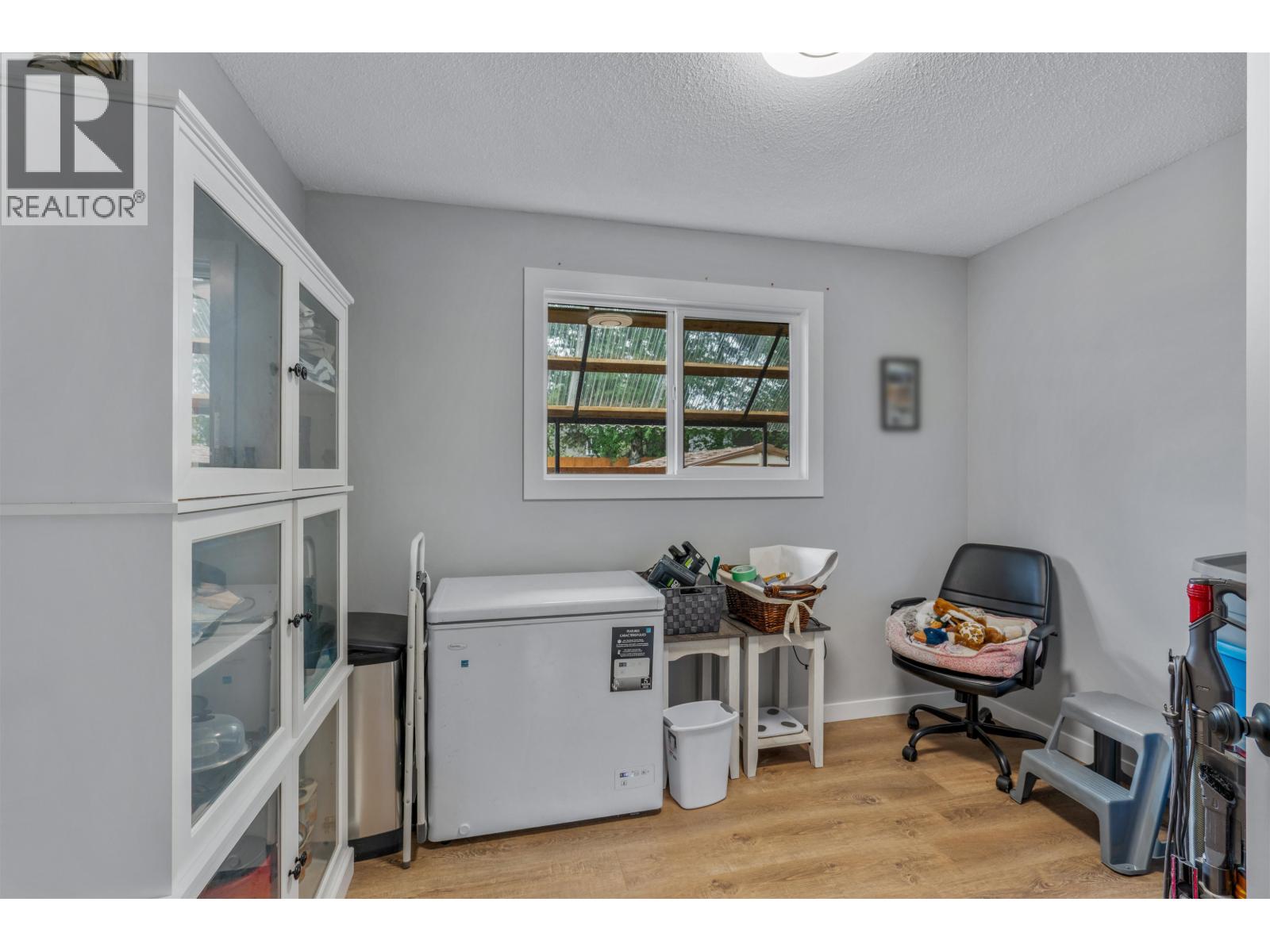 5932 MONTGOMERY CRESCENT - 12