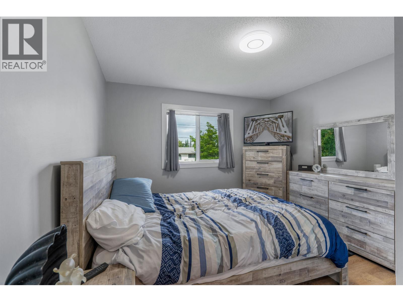 5932 MONTGOMERY CRESCENT - Image 10