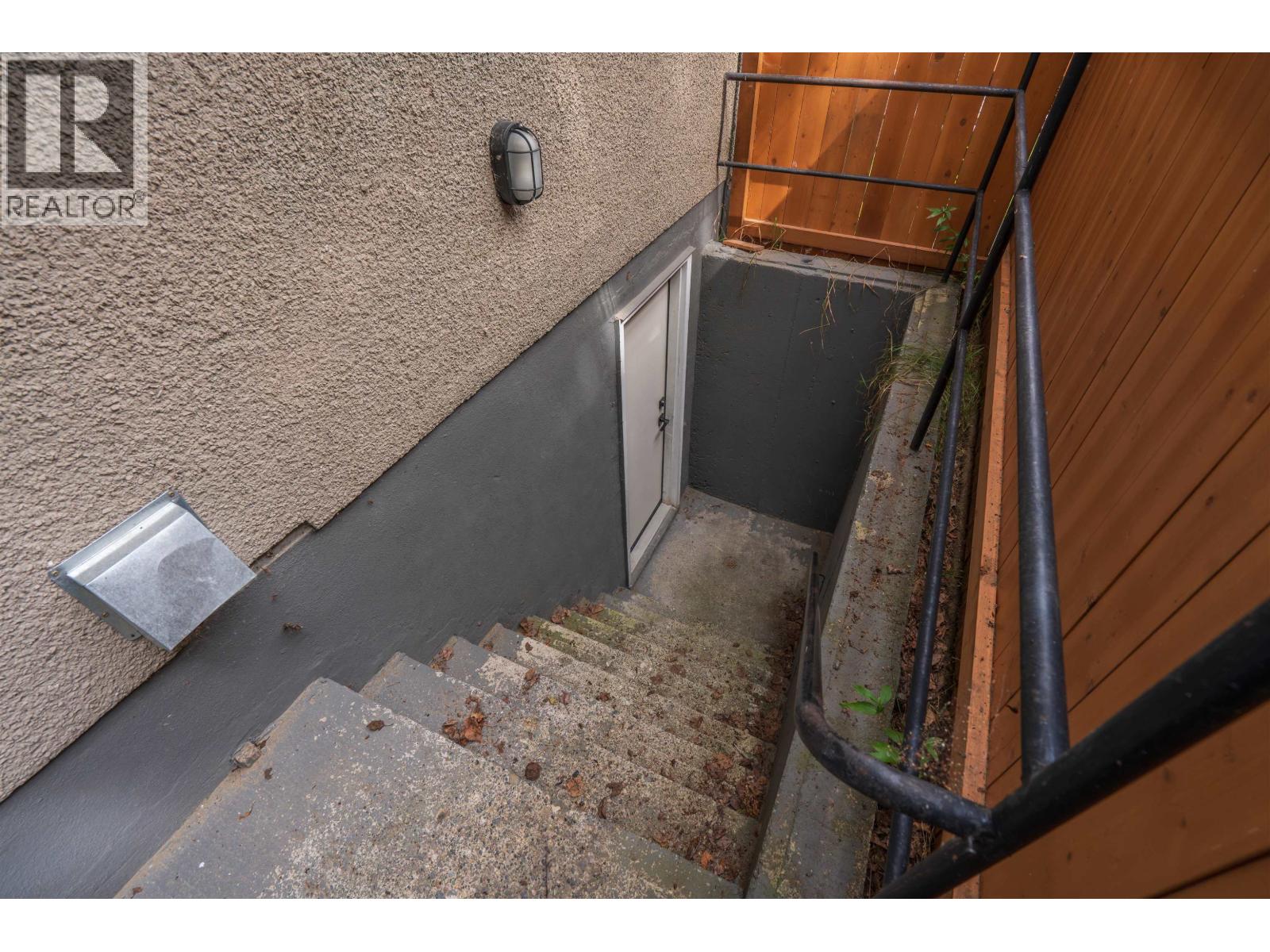 5932 MONTGOMERY CRESCENT - 15