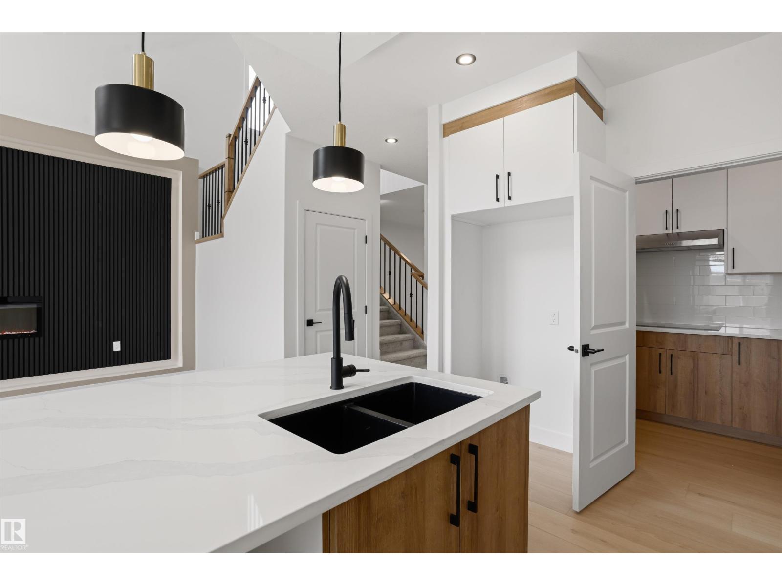 2403 209 ST NW - 14