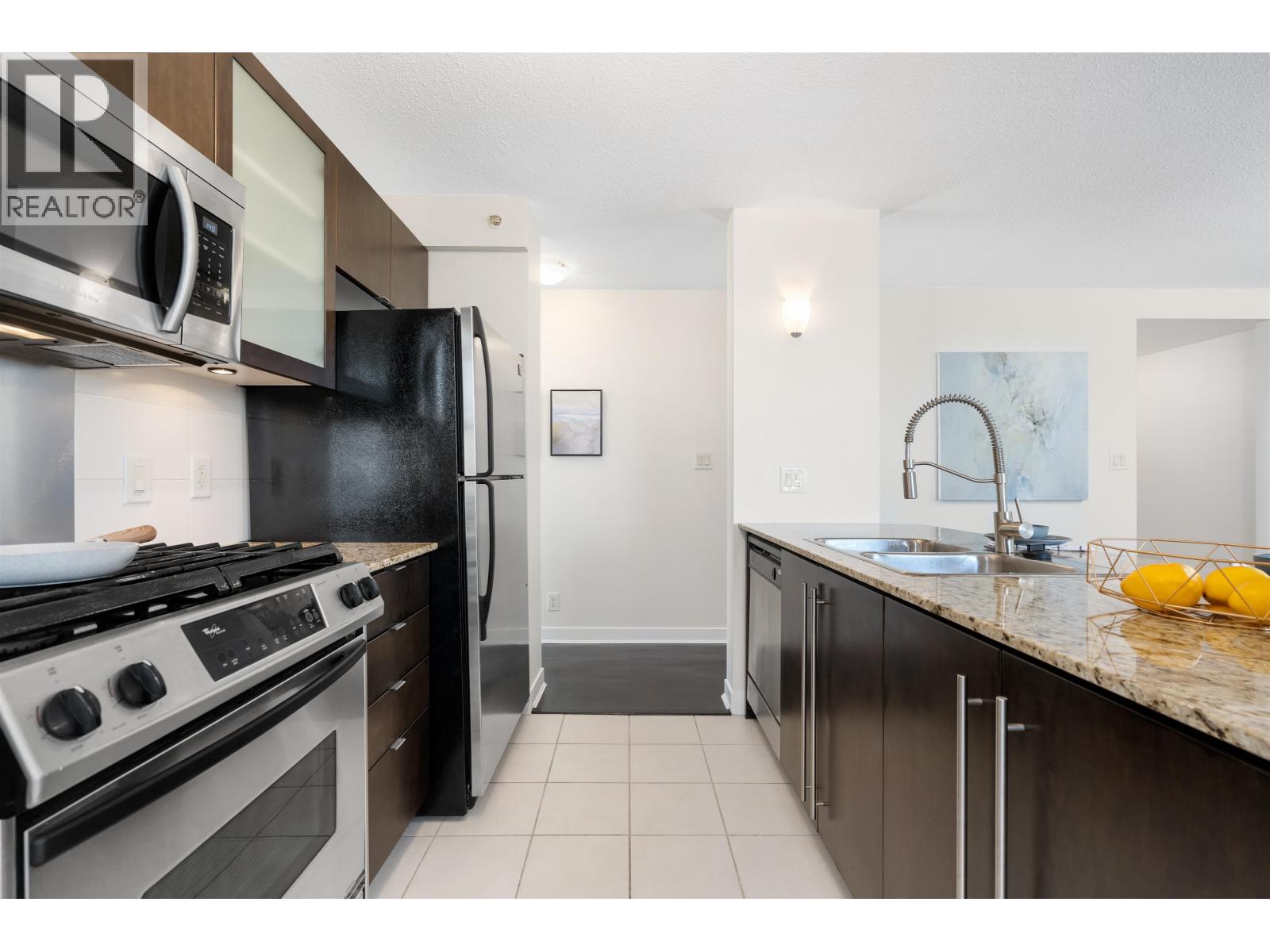 2 Bed, 2 Bath House for Sale in Richmond – 1001 7555 ALDERBRIDGE WAY, Richmond – MLS# R3153238 - Image 11