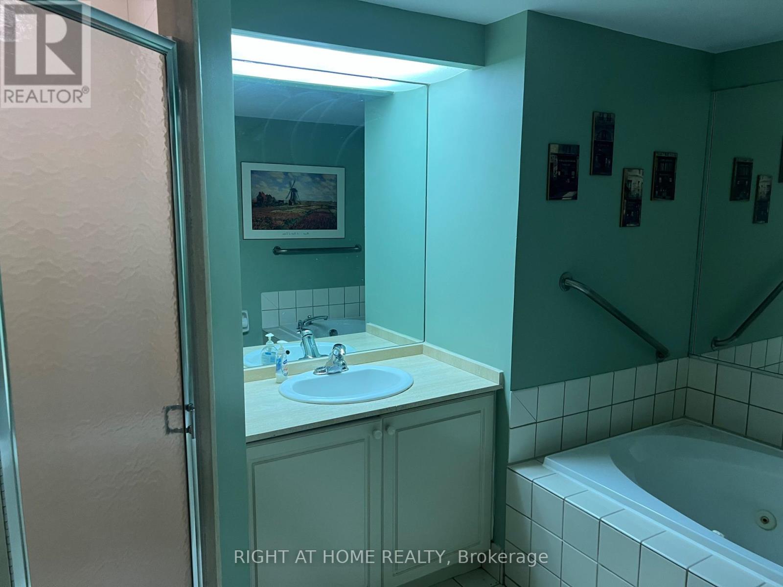 #705 71 SIMCOE STREET - 14