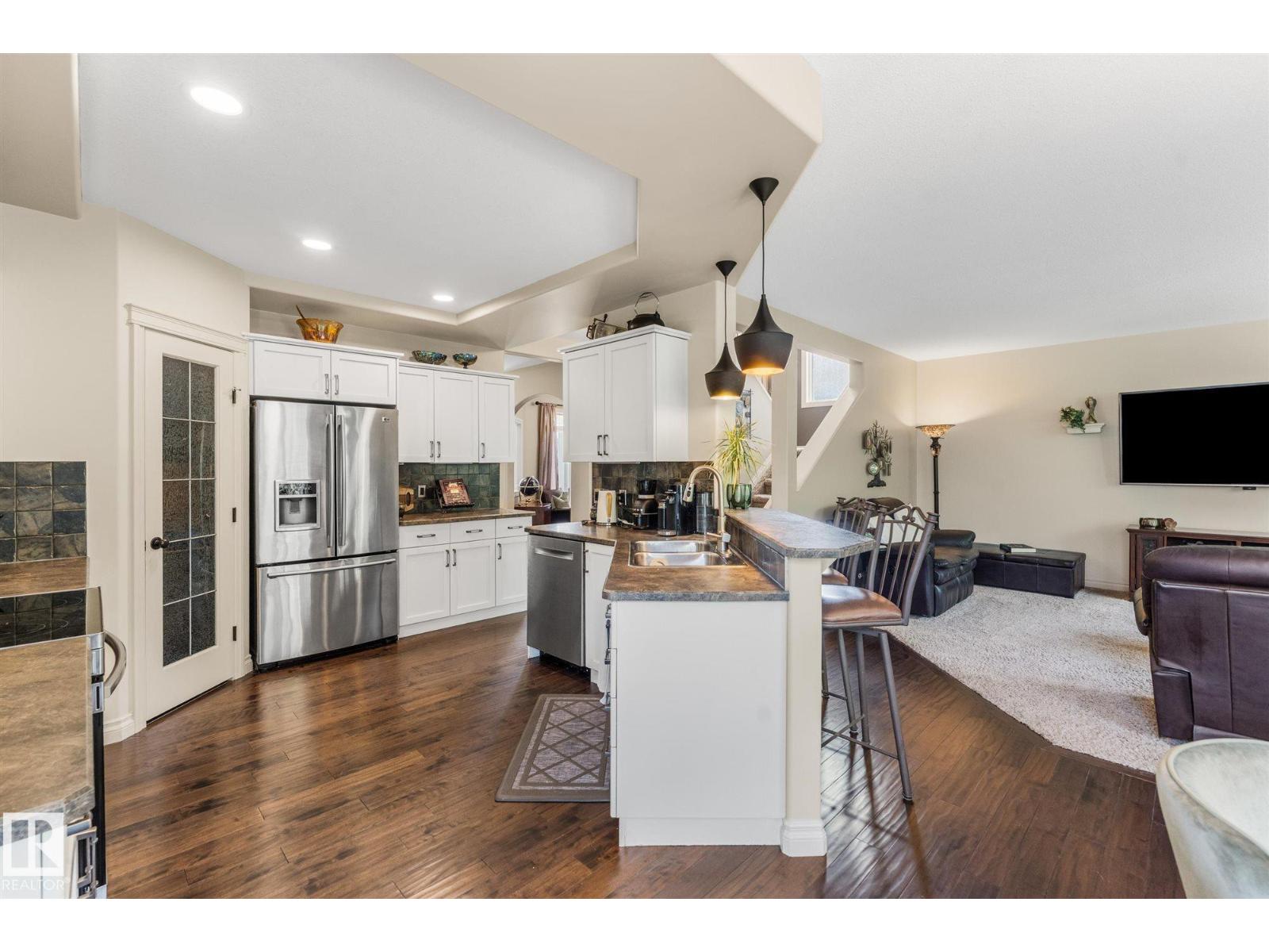 8 DANFIELD PL - Image 5
