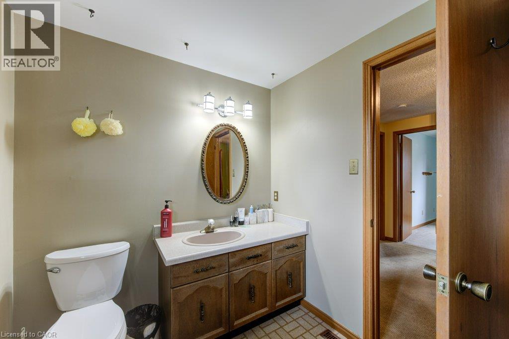 27 WALMER Gardens - 22