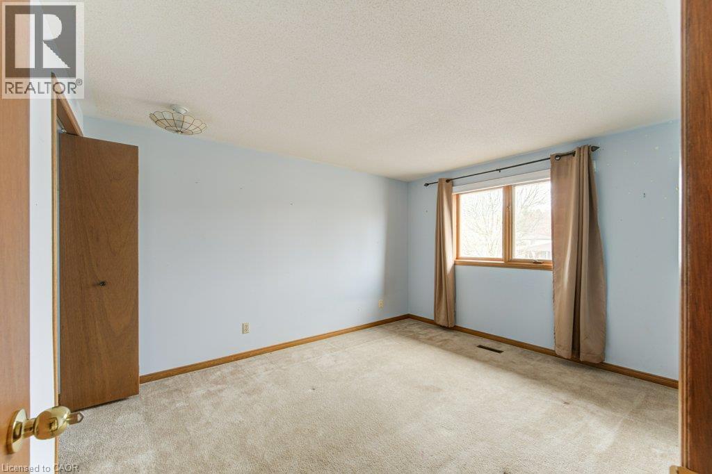 27 WALMER Gardens - 25