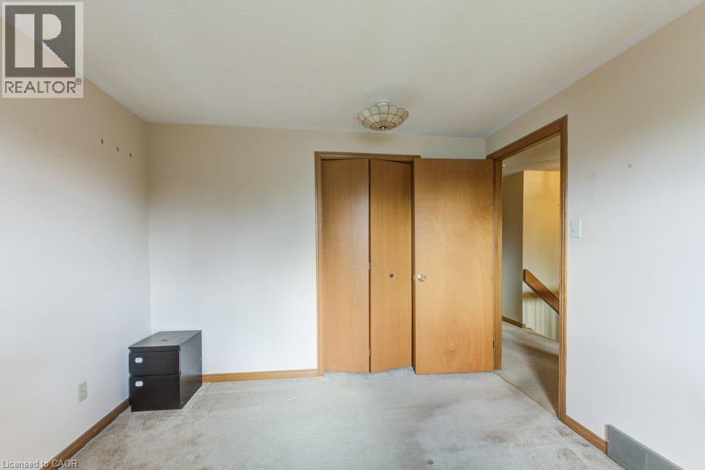 27 WALMER Gardens - 28