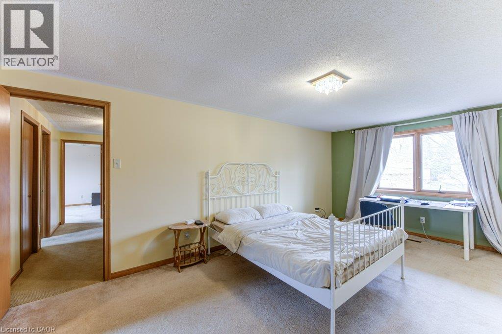 27 WALMER Gardens - 29