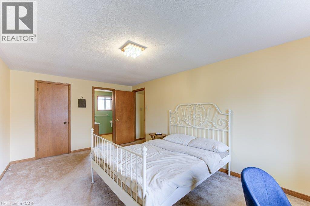 27 WALMER Gardens - 30
