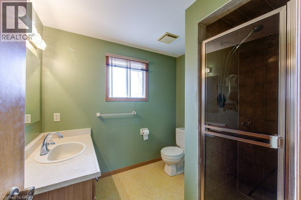 27 WALMER Gardens - 31