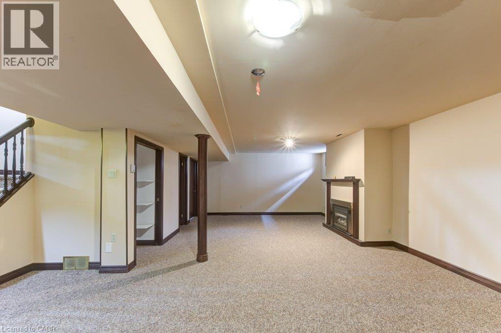 27 WALMER Gardens - 35