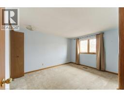 27 Walmer Gardens, London, ON N6G4H4 Photo 25