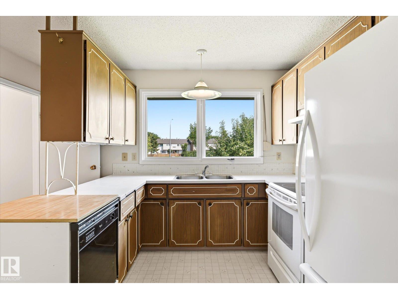 14243 83 ST NW - Image 11