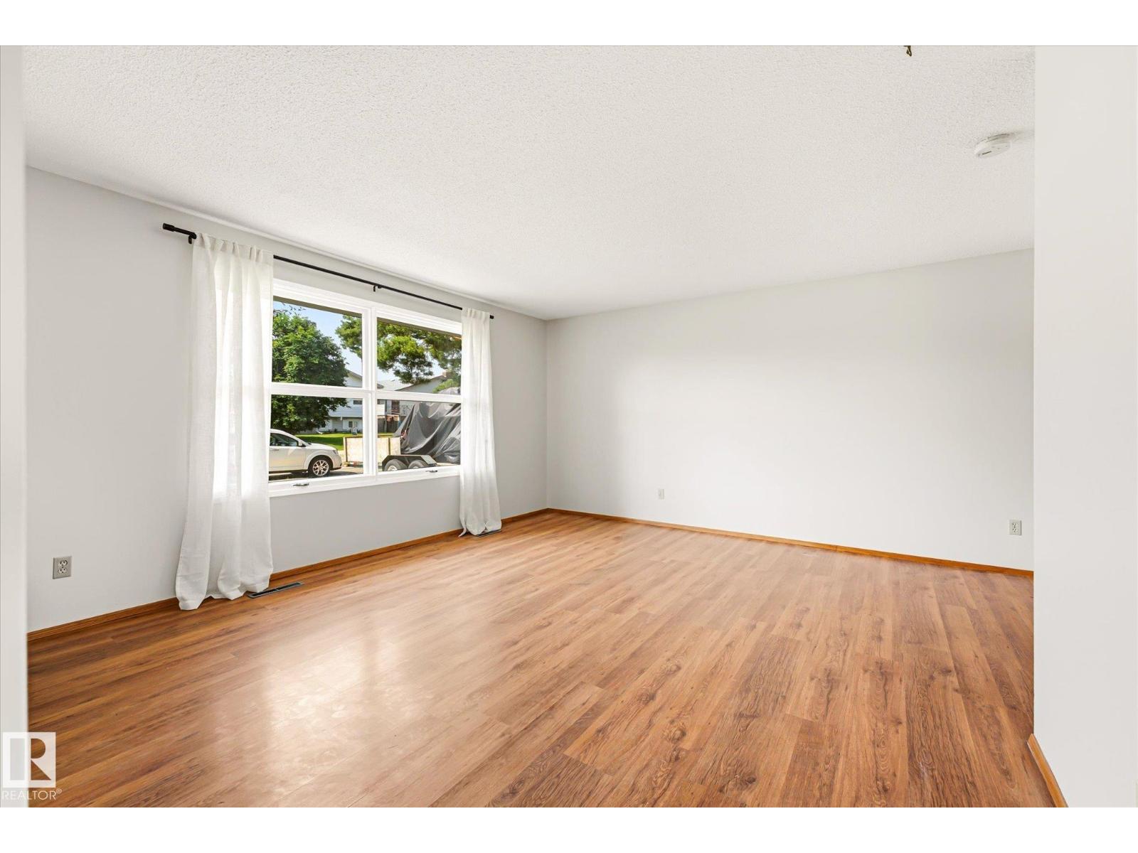 14243 83 ST NW - Image 7