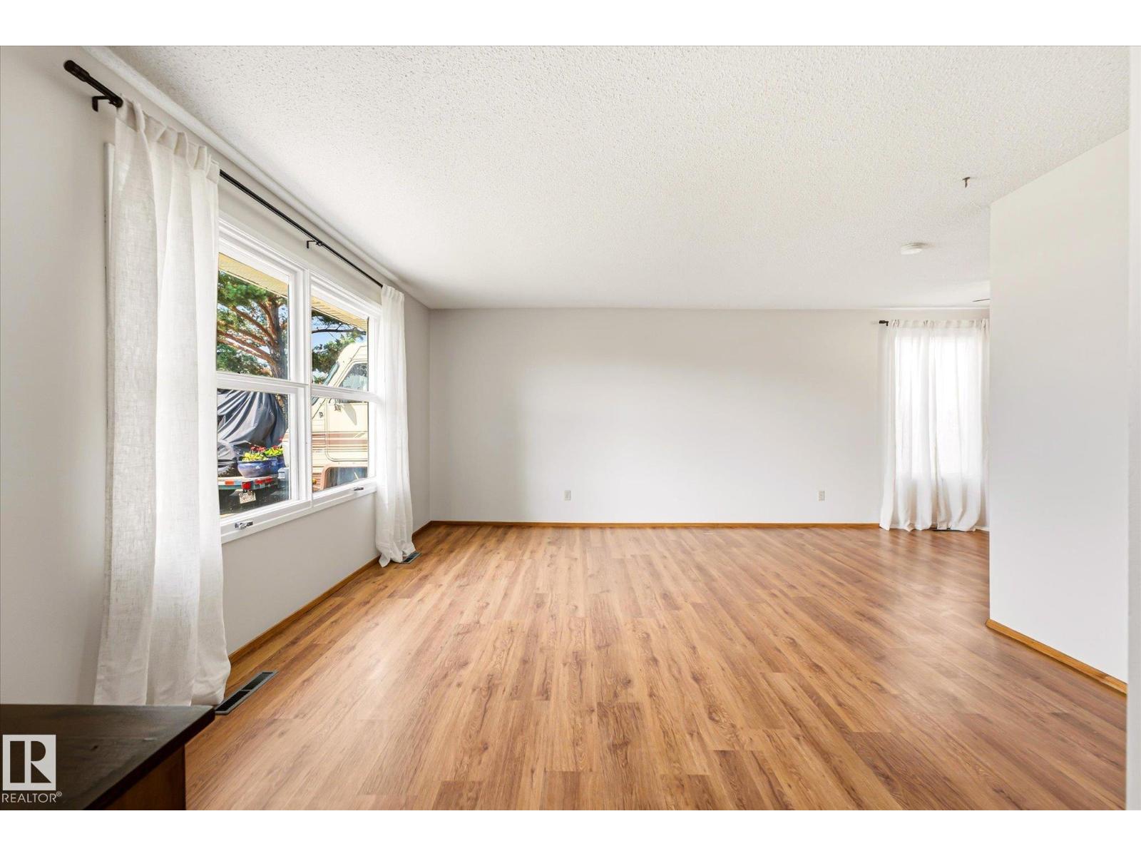 14243 83 ST NW - Image 8