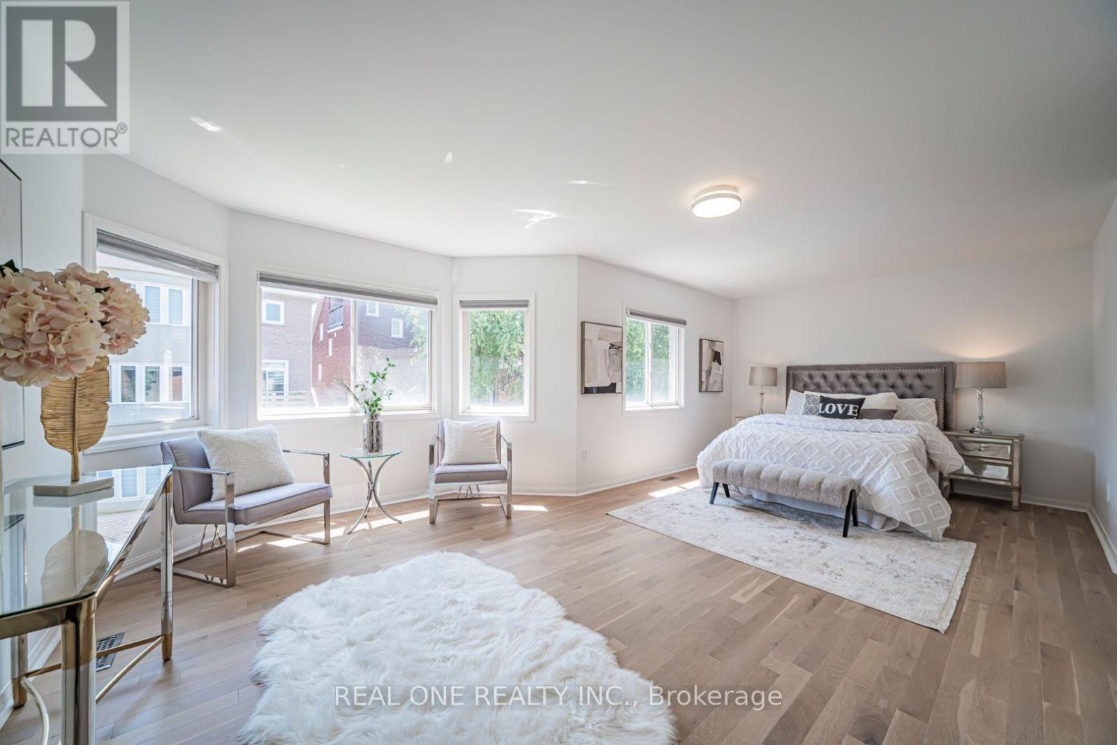 35 FORMOSA DRIVE - 23