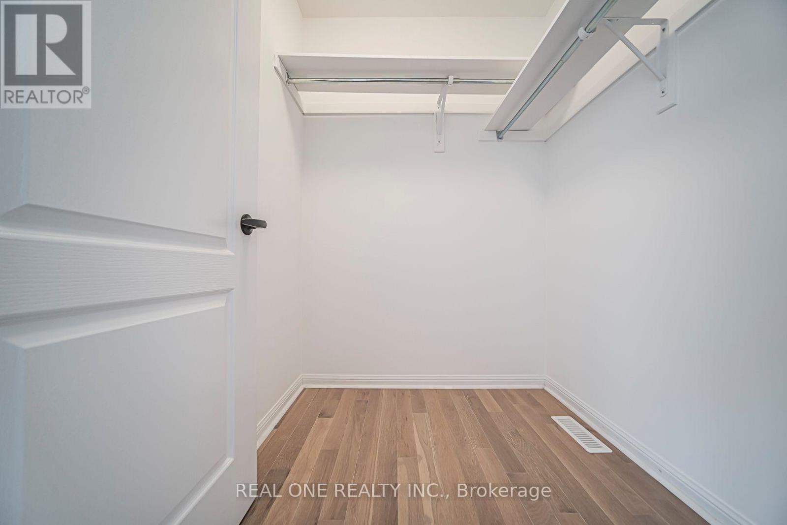 35 FORMOSA DRIVE - 26
