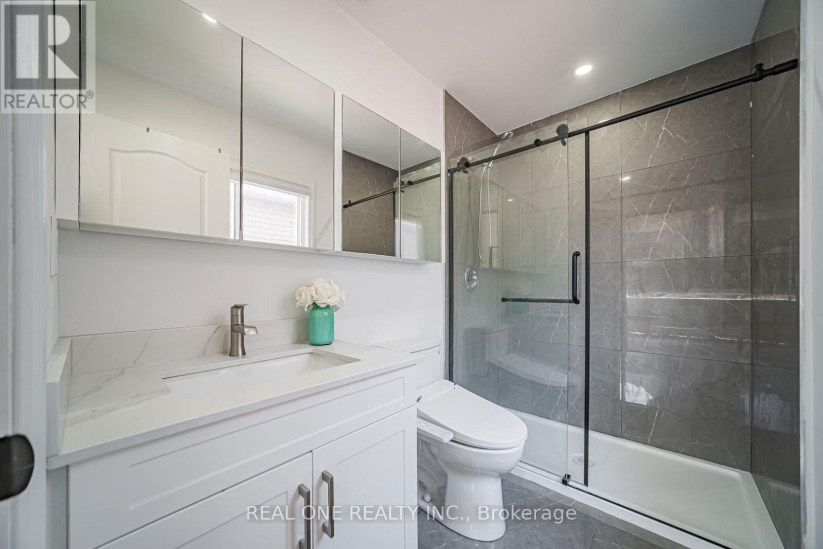 35 FORMOSA DRIVE - 29