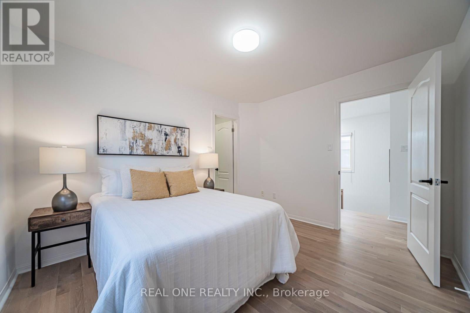 35 FORMOSA DRIVE - 31