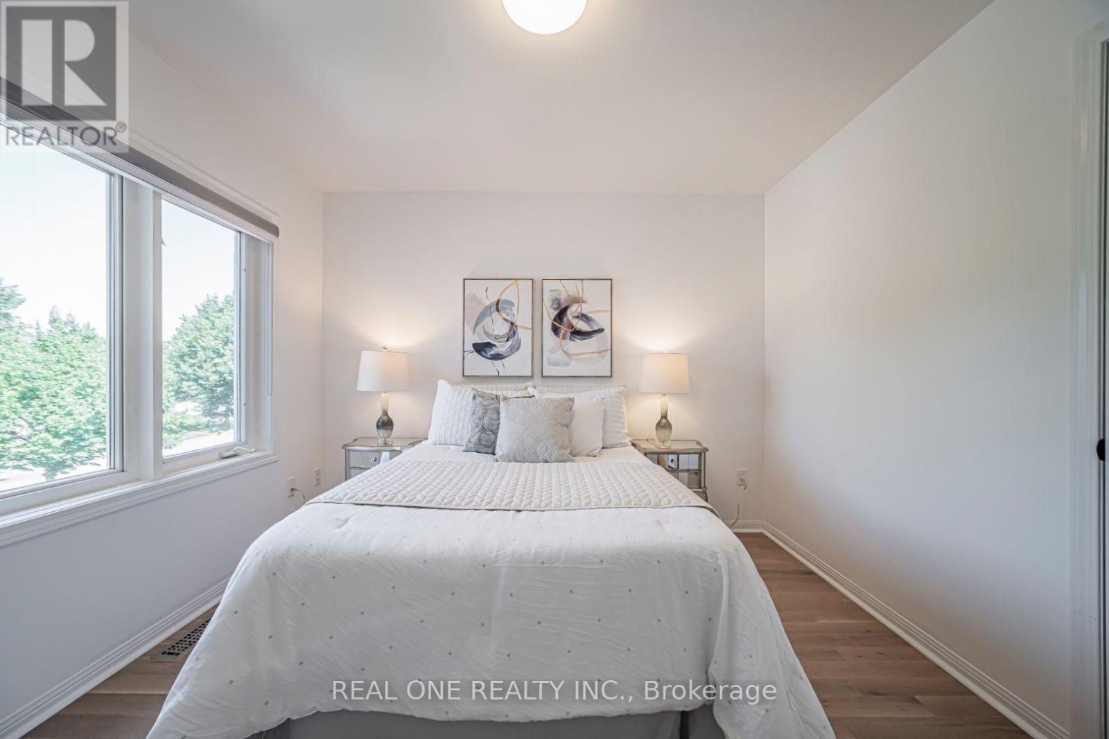 35 FORMOSA DRIVE - 34