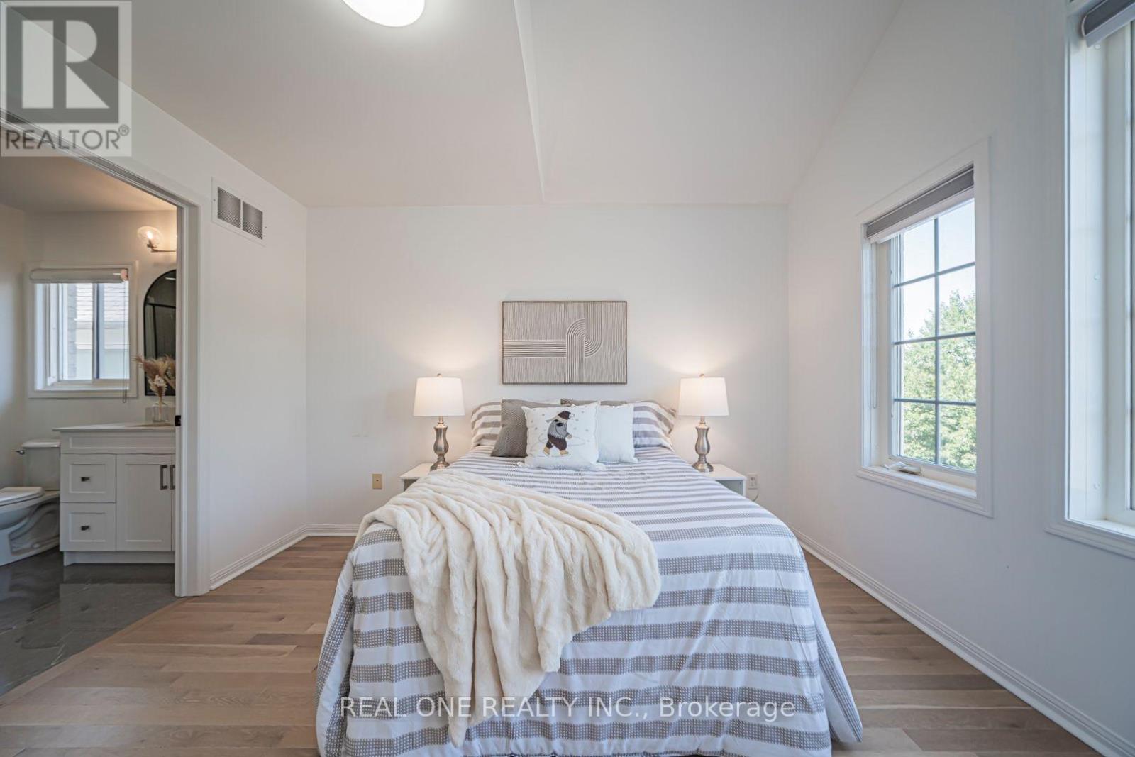 35 FORMOSA DRIVE - 37
