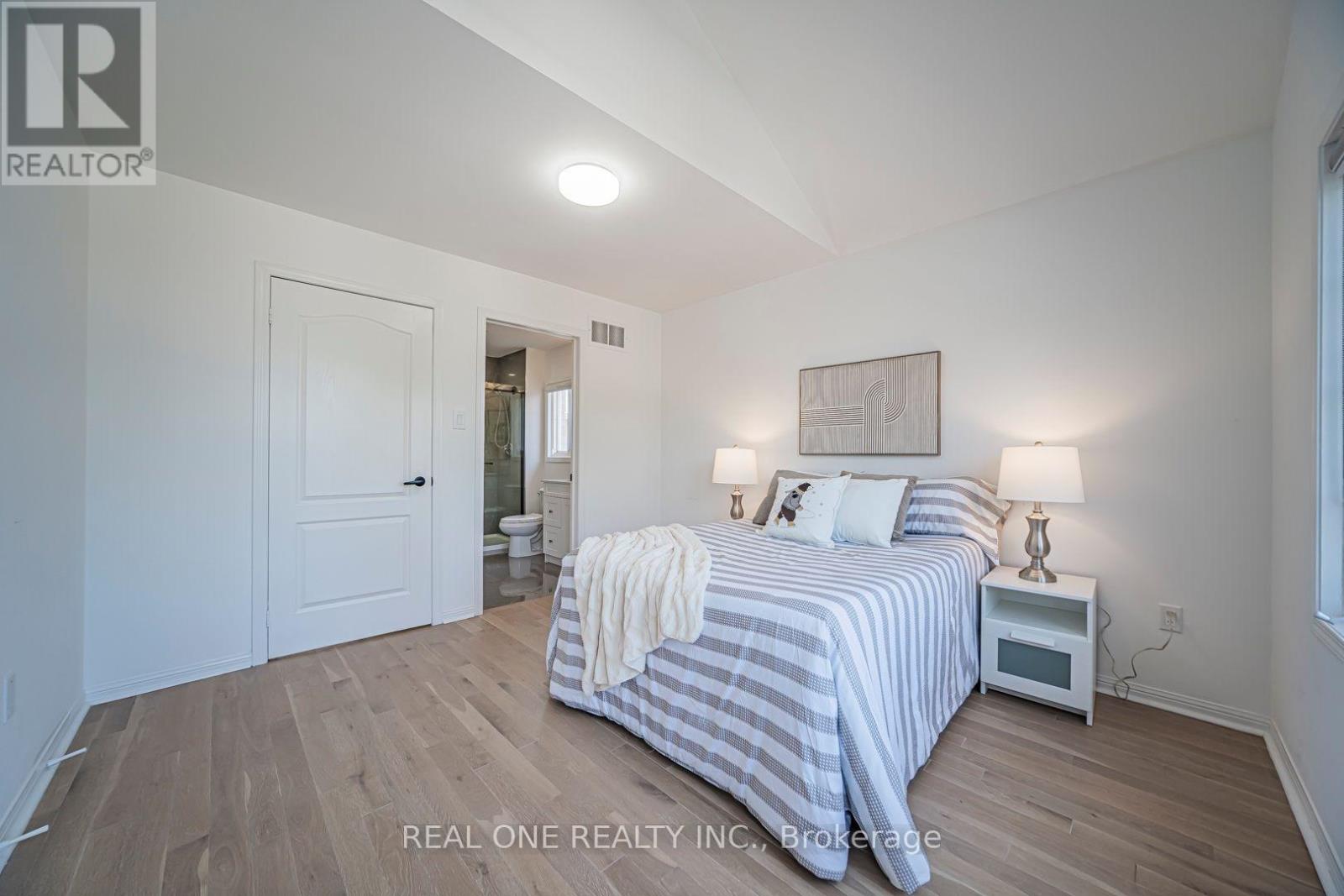 35 FORMOSA DRIVE - 38