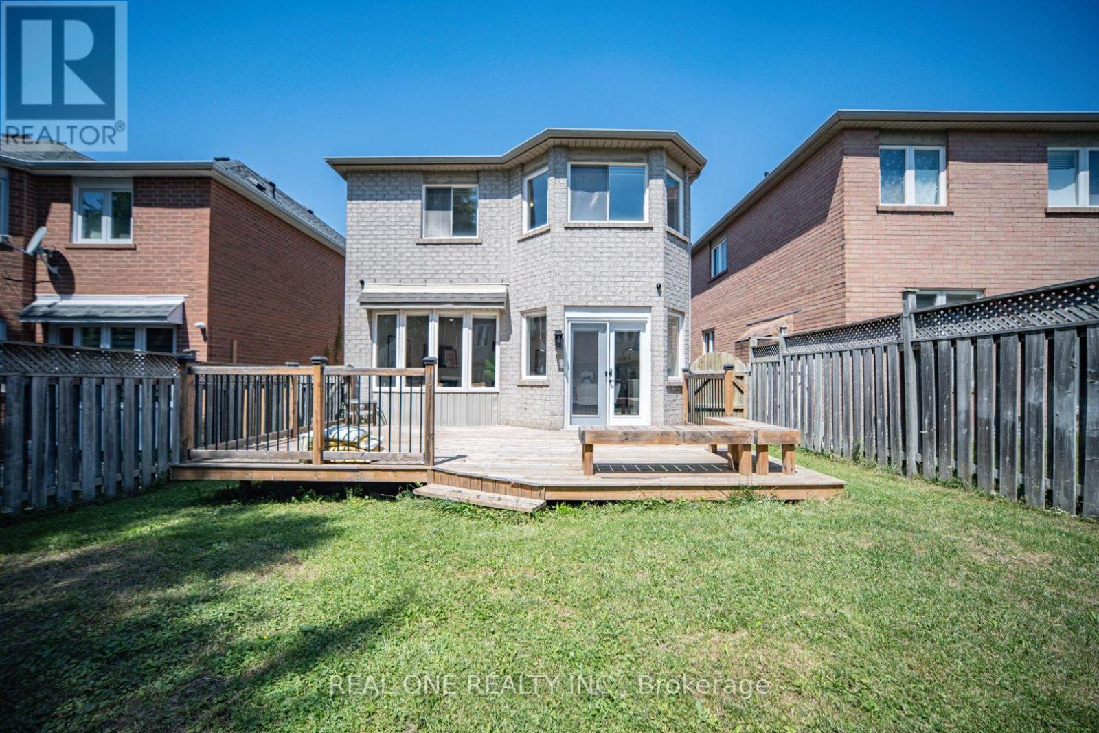 35 FORMOSA DRIVE - 44