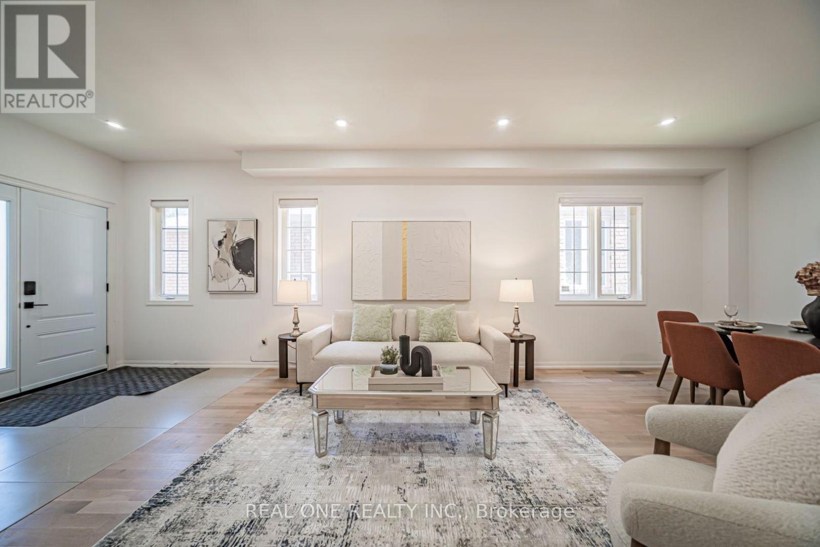 35 FORMOSA DRIVE - 5