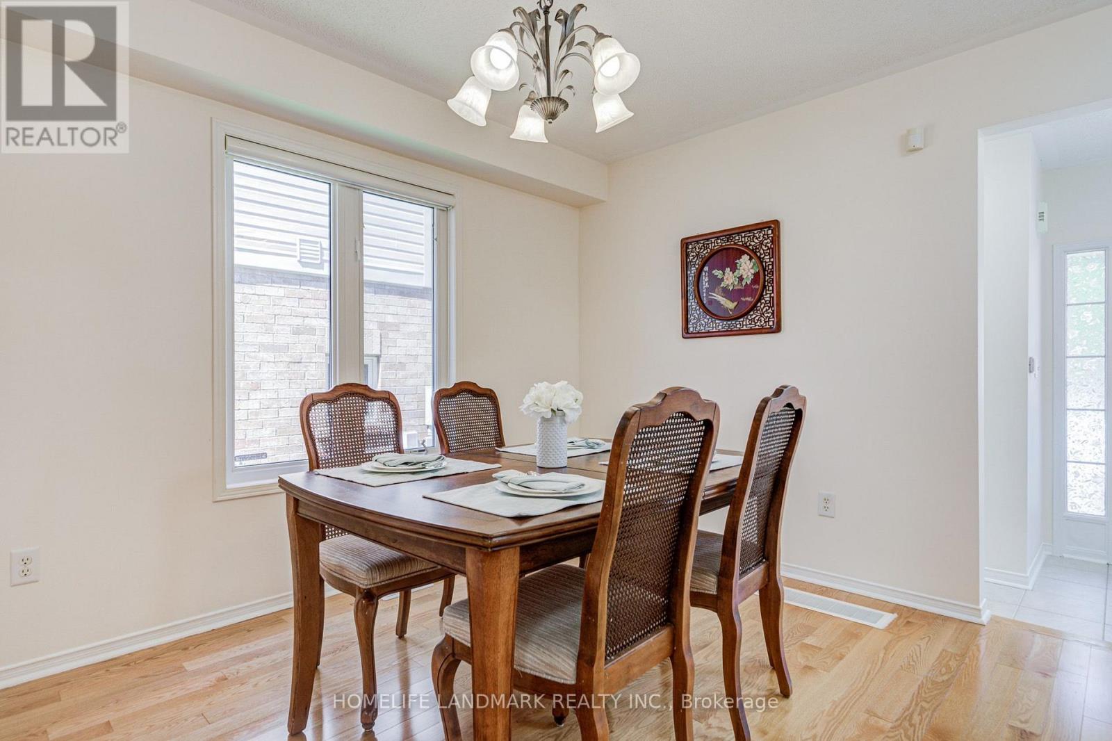 20 RICHARD COULSON CRESCENT - 11