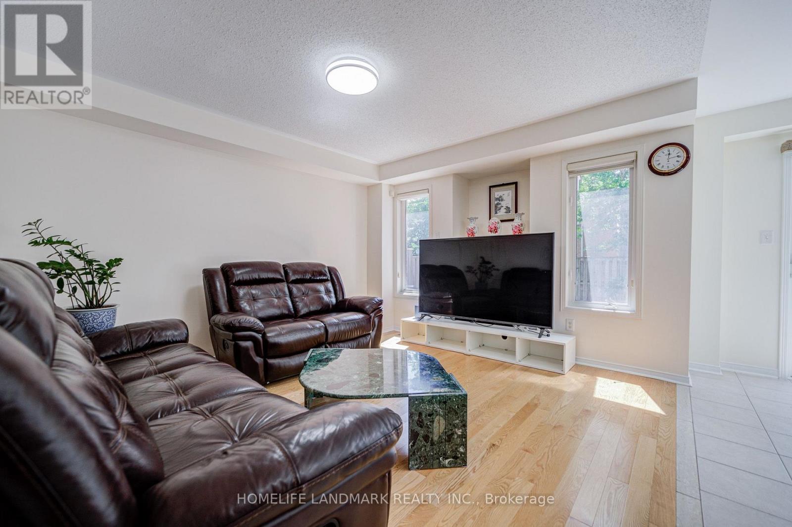 20 RICHARD COULSON CRESCENT - 15