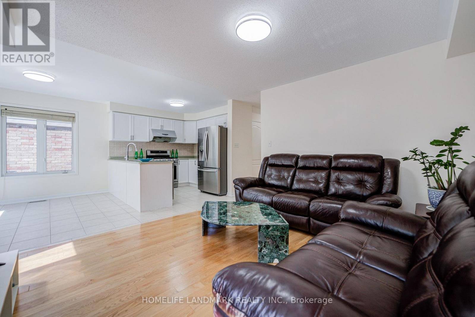 20 RICHARD COULSON CRESCENT - 18