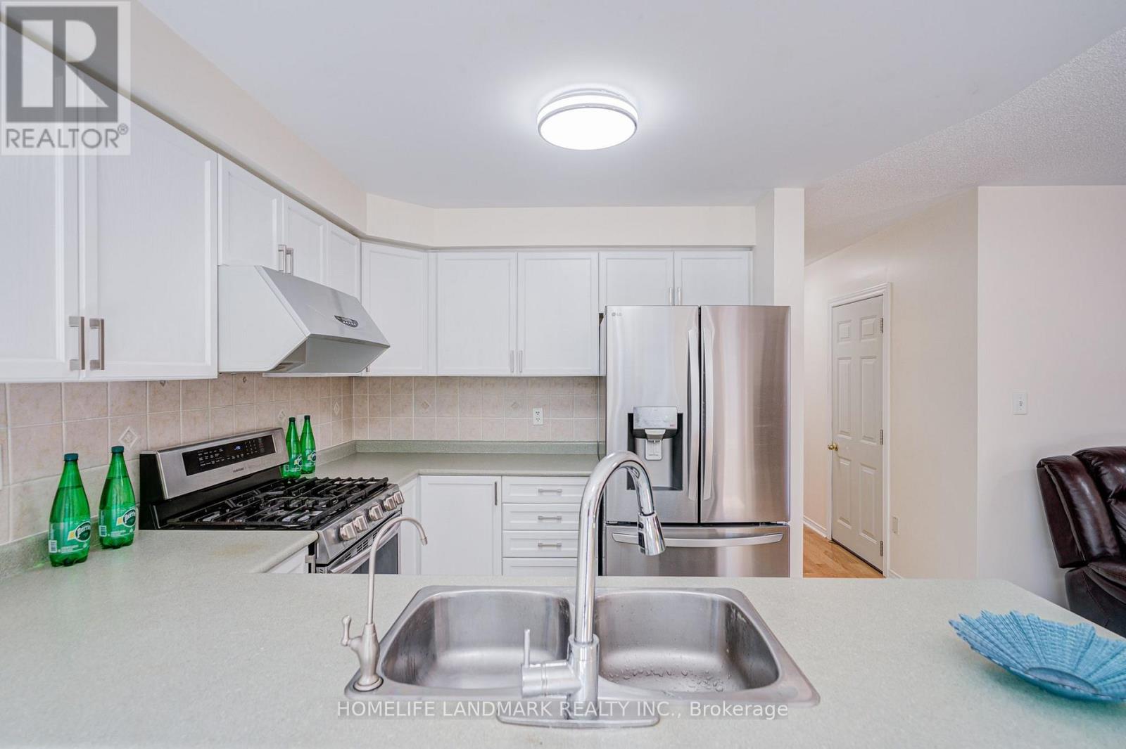 20 RICHARD COULSON CRESCENT - 20
