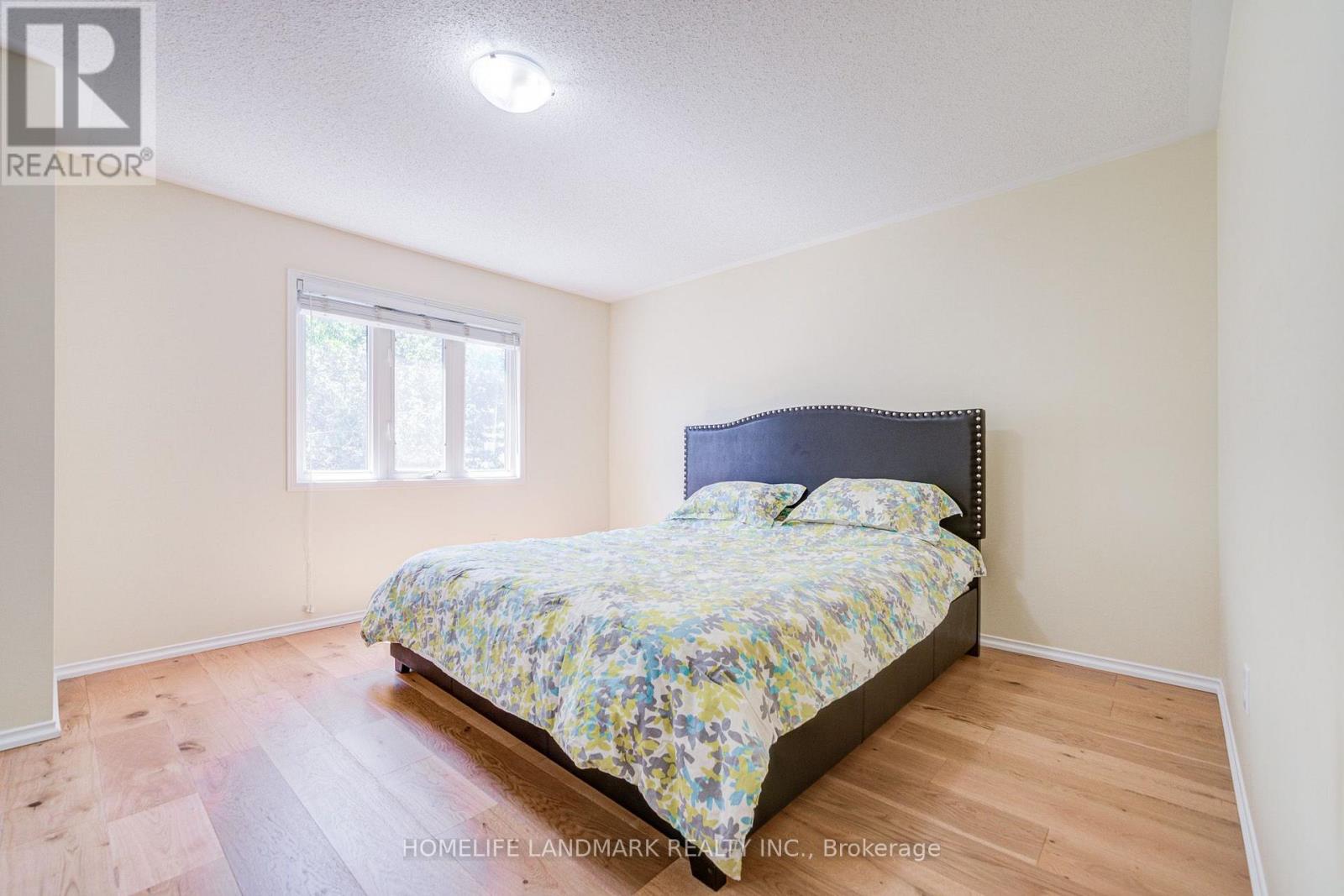 20 RICHARD COULSON CRESCENT - 32