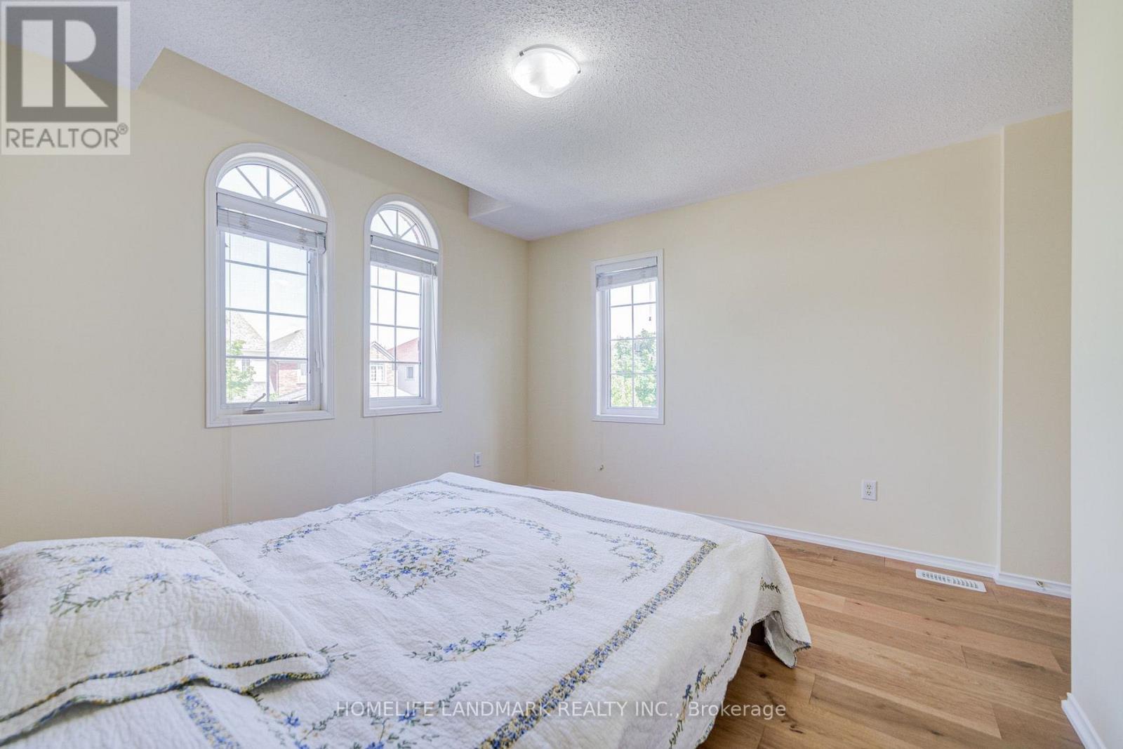 20 RICHARD COULSON CRESCENT - 45