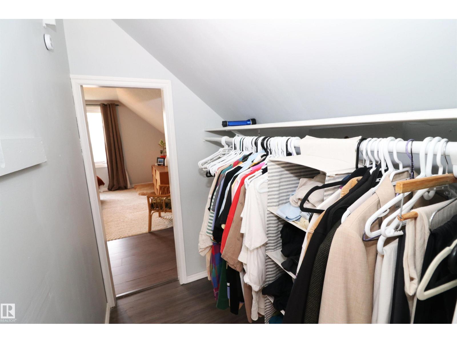 8620 79 ST NW - 31
