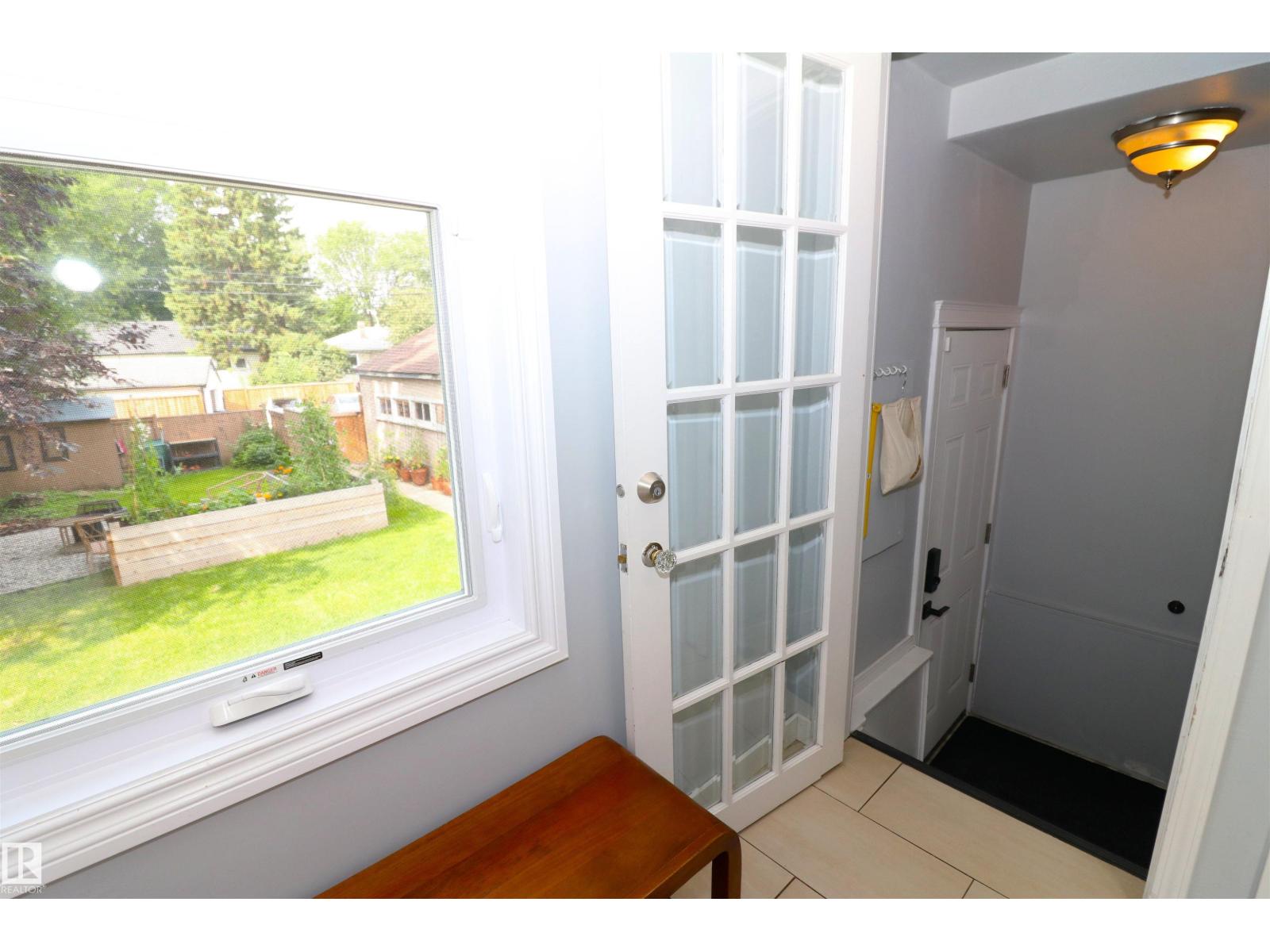 8620 79 ST NW - 36