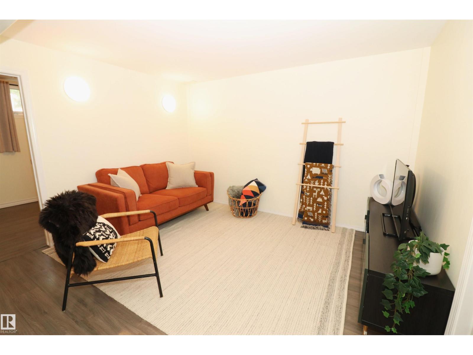 8620 79 ST NW - Image 38