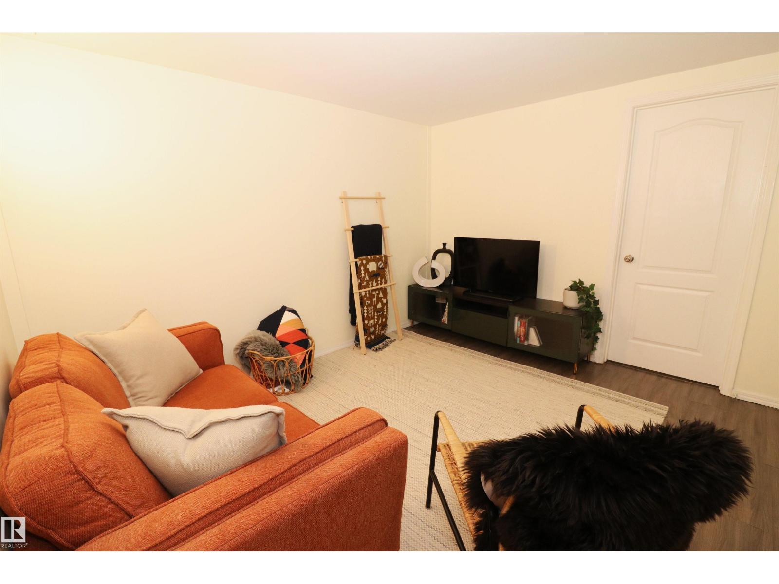 8620 79 ST NW - Image 39
