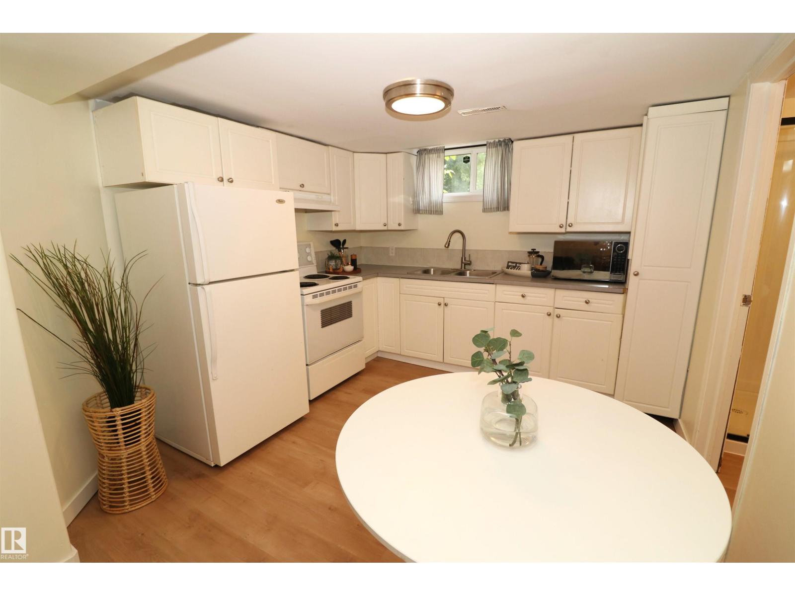 8620 79 ST NW - 41